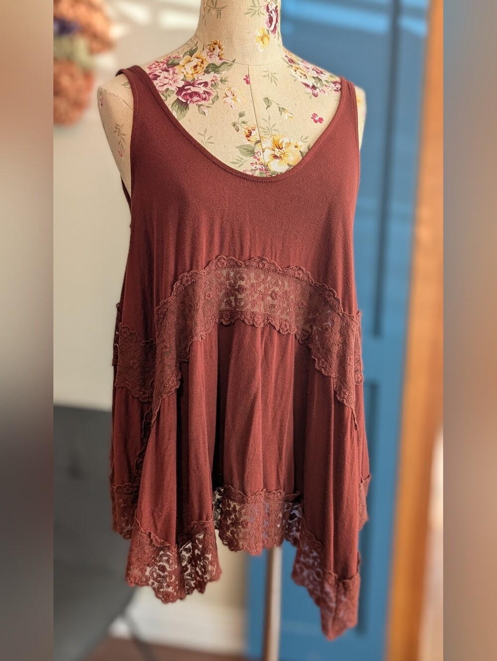 American Eagle Outfitters Soft & Sexy Lace Swing Tank Top
